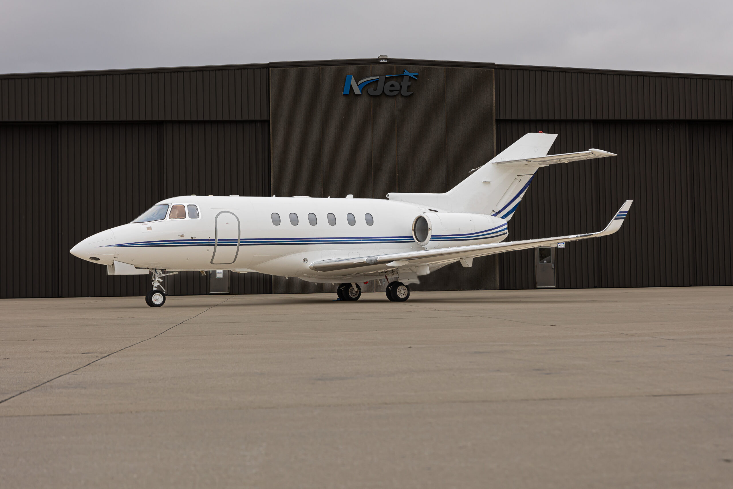 Hawker 900XP